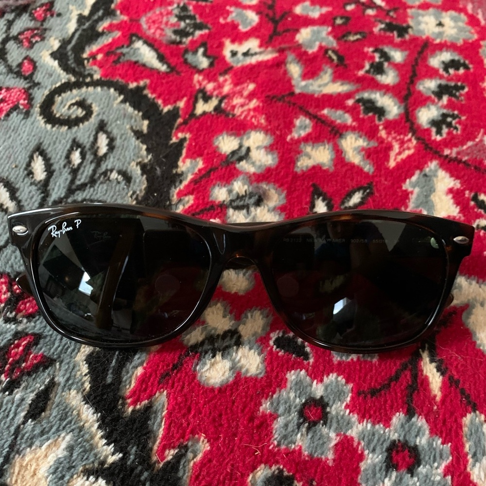 Ray Bans Sunglasses with Case